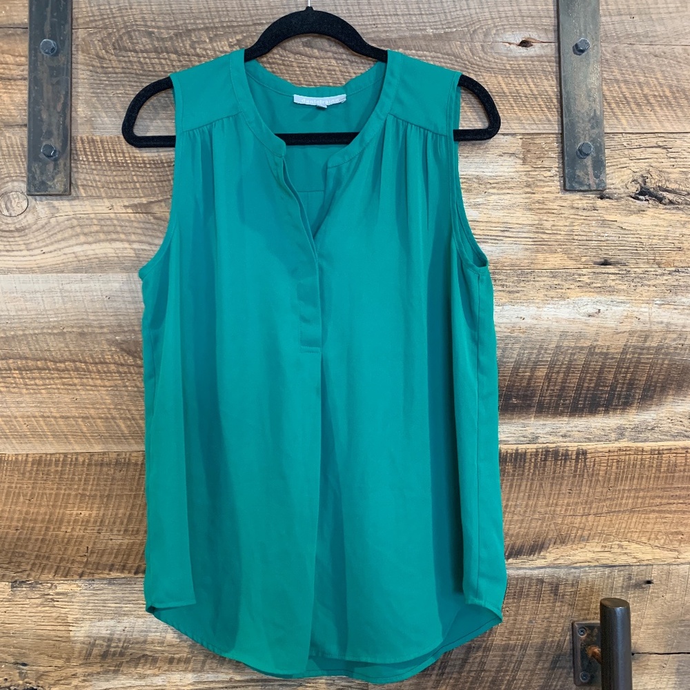 EUC - Daniel Rainn - Flowy Sleeveless Blouse - Emerald Green - Large